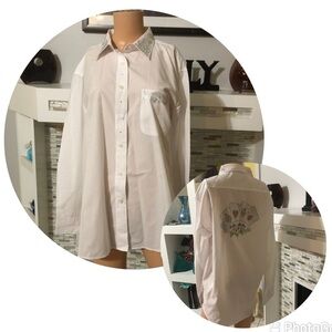 Gold strike casino collar shirt L